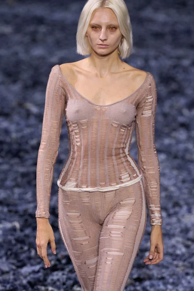 Look 64
